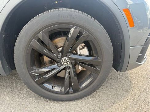 Used 2024 Volkswagen Tiguan SE R-Line image 4