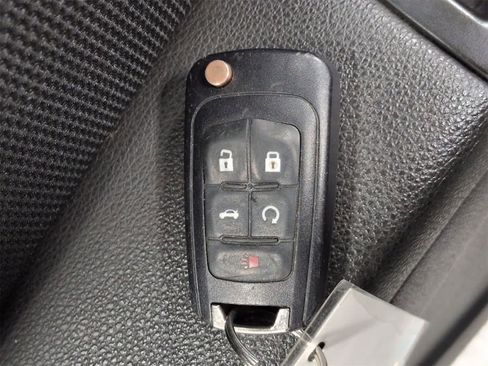 Used 2015 Chevrolet Cruze LT image 33