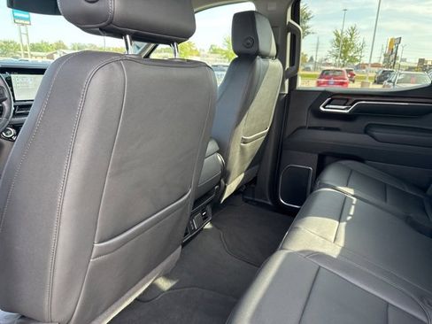Used 2025 GMC Sierra 1500 SLT image 28