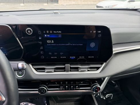 Used 2025 Chevrolet Equinox LT image 17