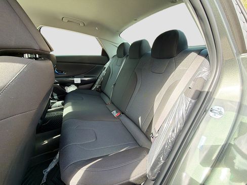 New 2026 Hyundai Elantra SE image 18