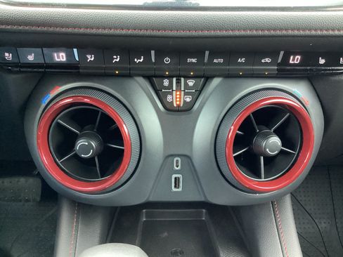 Used 2020 Chevrolet Blazer RS FWD image 24