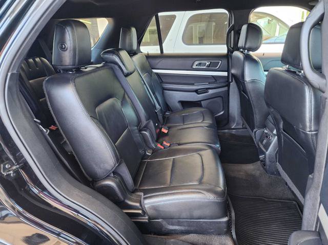 Used 2016 Ford Explorer XLT w/ Equipment Group 202A AWD/4WD image 18