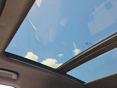 Used 2025 BMW X1 xDrive28i w/ M Sport Package image 32