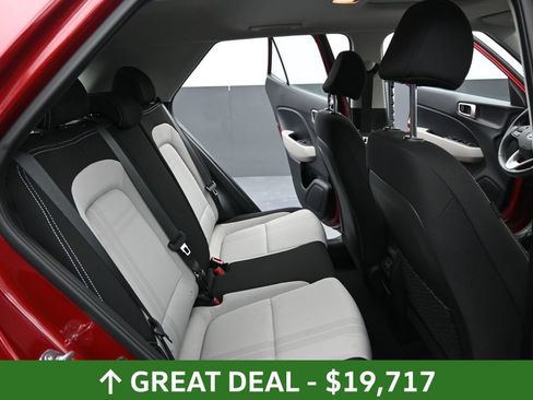Used 2025 Hyundai Venue SEL FWD image 48