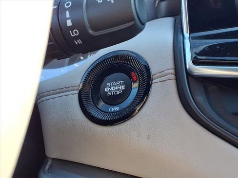 Used 2024 Jeep Compass Limited image 16