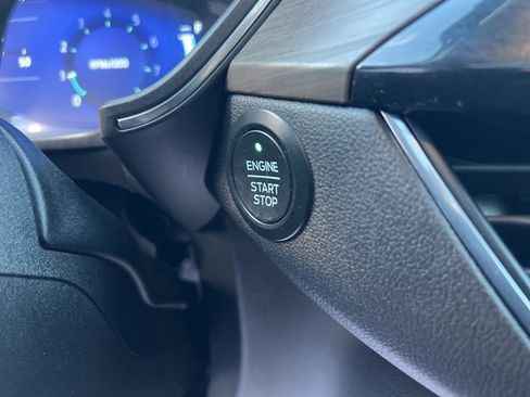 Used 2020 Ford Escape Titanium image 32