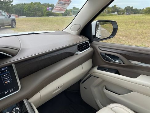 Used 2021 GMC Yukon XL Denali w/ Denali Premium Package RWD image 34