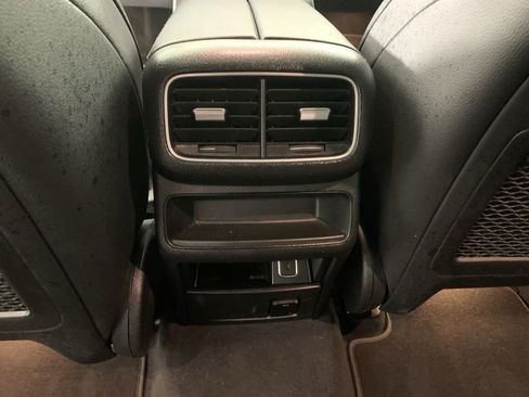 Used 2022 Mercedes-Benz GLE 350 4MATIC w/ AMG Line Exterior image 34