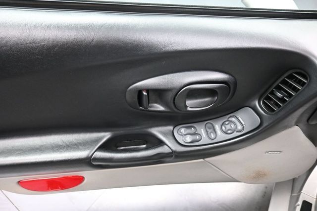 Used 2004 Chevrolet Corvette Coupe RWD image 13
