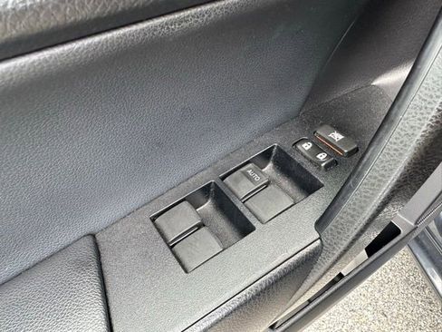 Used 2017 Toyota Corolla XLE w/ Carpet Mat Package (TMS) FWD image 25
