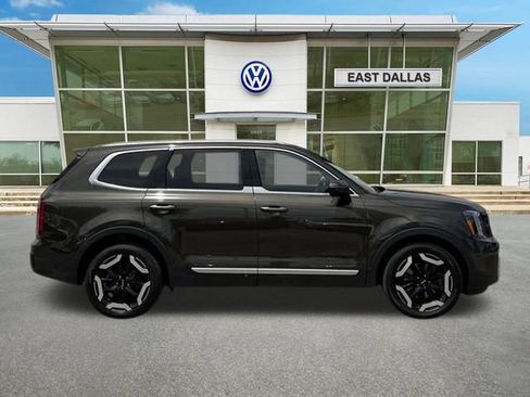 Used 2023 Kia Telluride S w/ S Sunroof Package AWD/4WD image 3