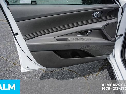 Used 2025 Hyundai Elantra Sport image 45