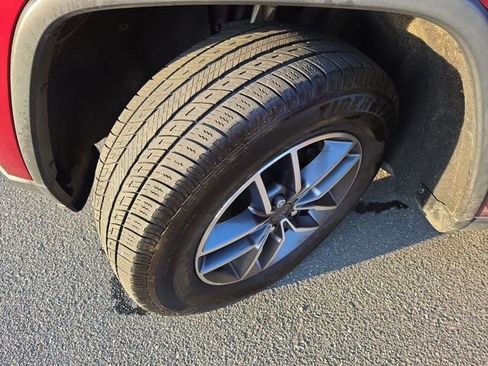 Used 2020 Jeep Grand Cherokee Laredo w/ Laredo X Package image 48