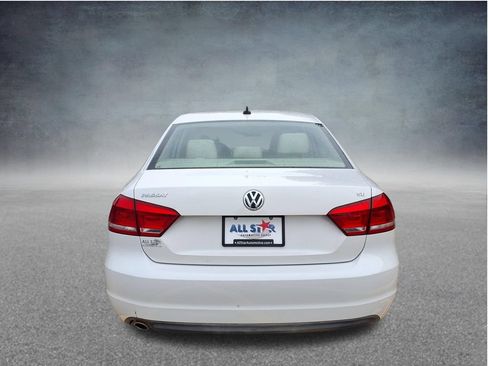 Used 2013 Volkswagen Passat 2.5 SE FWD image 9