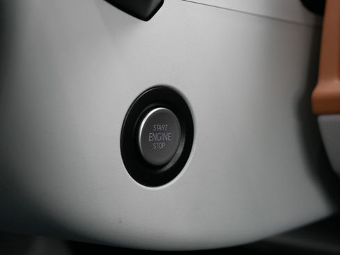 Used 2025 Volkswagen ID. Buzz 1st Edition image 29