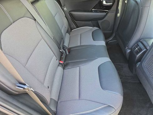 Used 2022 Kia Niro EX image 16