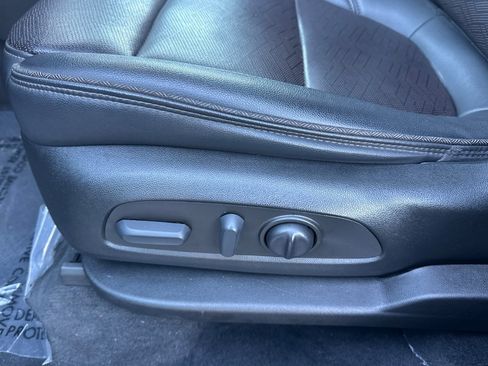 Used 2022 Chevrolet Traverse High Country image 14