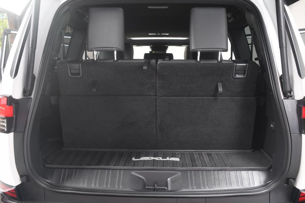 Used 2024 Lexus GX 550 w/ Cold Area Package AWD/4WD image 64