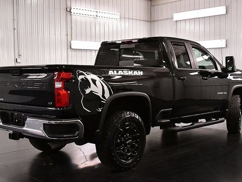 Used 2024 Chevrolet Silverado 2500 LT w/ All Star Edition AWD/4WD image 7