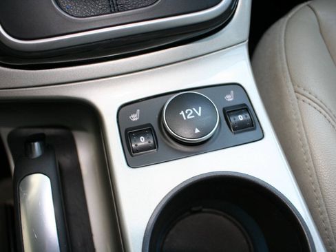 Used 2014 Ford C-MAX Energi SEL FWD image 22
