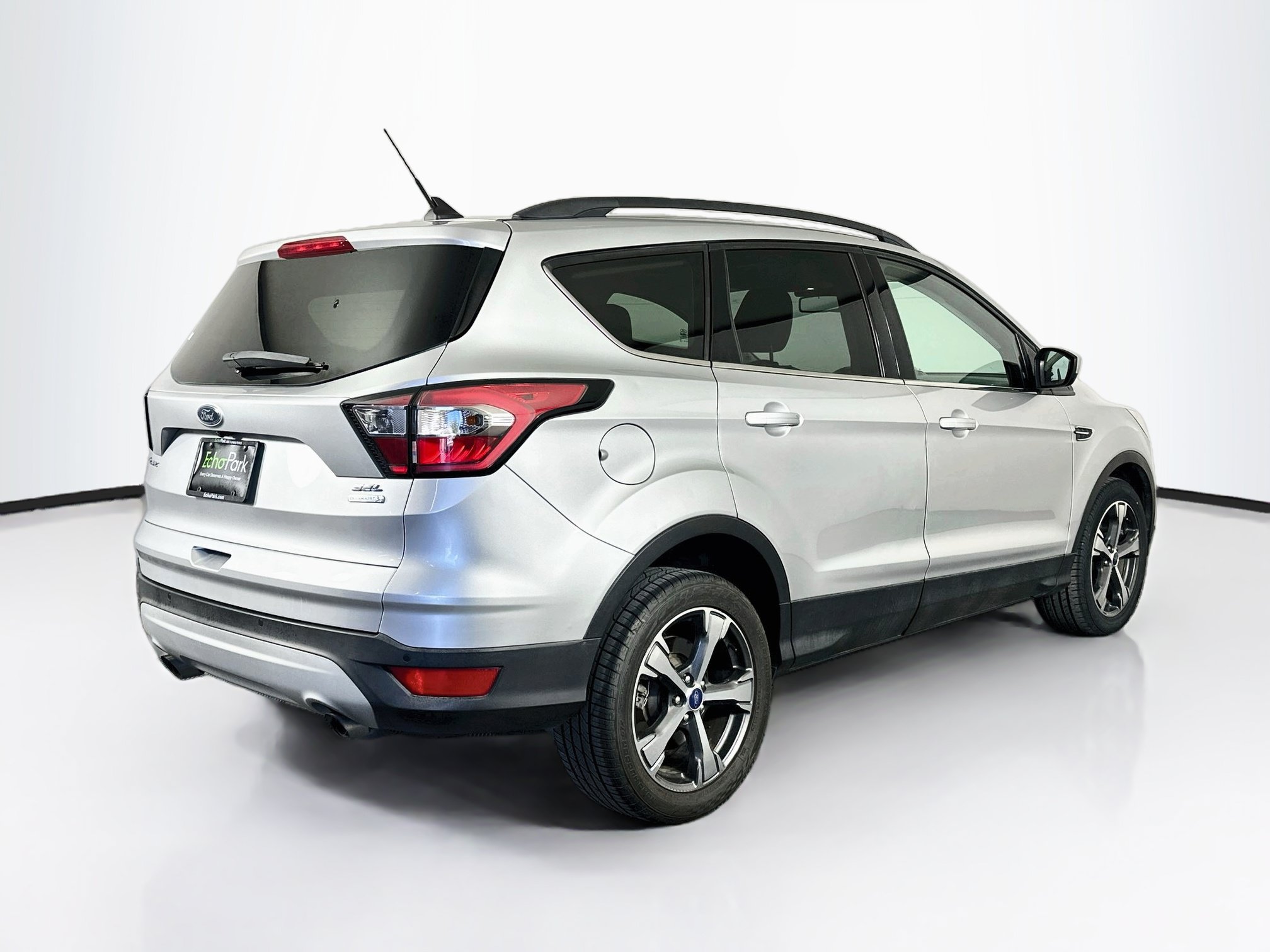 Used 2018 Ford Escape SEL w/ Ford Safe & Smart Package FWD image 9