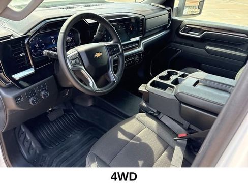 Used 2025 Chevrolet Silverado 2500 LT w/ Convenience Package AWD/4WD image 13