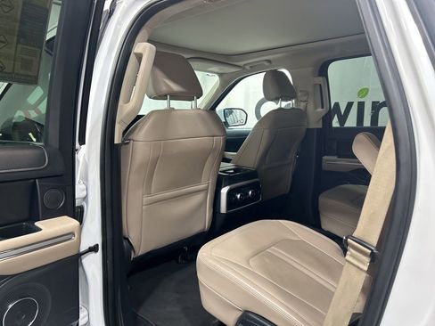 Used 2023 Ford Expedition Limited image 20