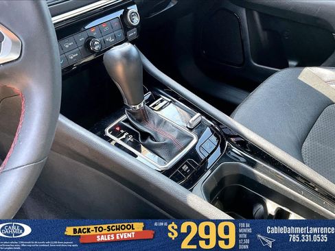Used 2025 Jeep Compass Trailhawk AWD/4WD image 17