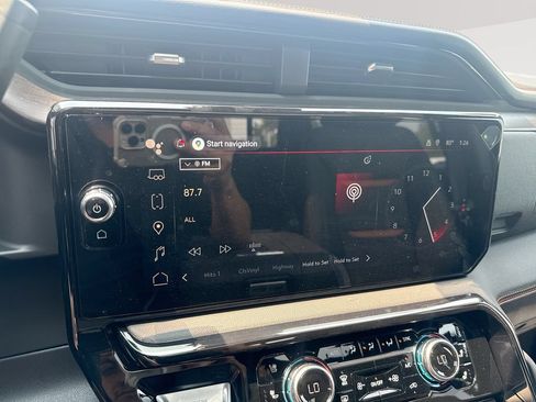 New 2026 GMC Sierra 2500 AT4 w/ AT4 Premium Plus Package AWD/4WD image 13