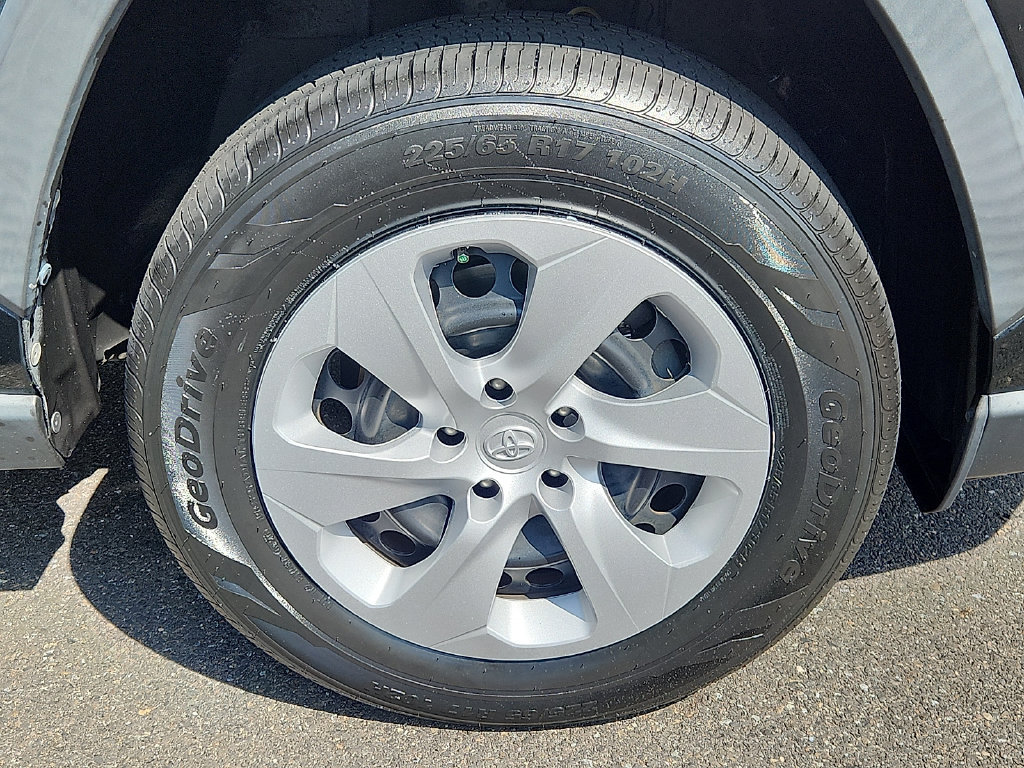 Used 2019 Toyota RAV4 LE w/ All Weather Liner Package AWD/4WD image 8