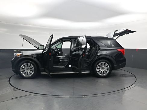 Used 2024 Ford Explorer Limited w/ Limited Technology Package RWD image 52