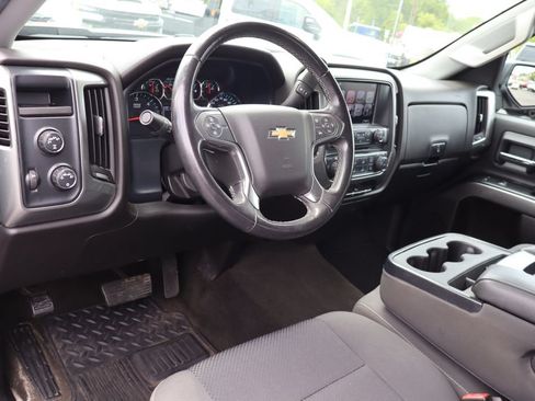Used 2018 Chevrolet Silverado 1500 LT AWD/4WD image 5