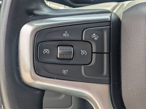 Used 2023 Chevrolet Suburban LT RWD image 17