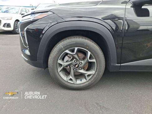Used 2024 Chevrolet Trax LT FWD image 25