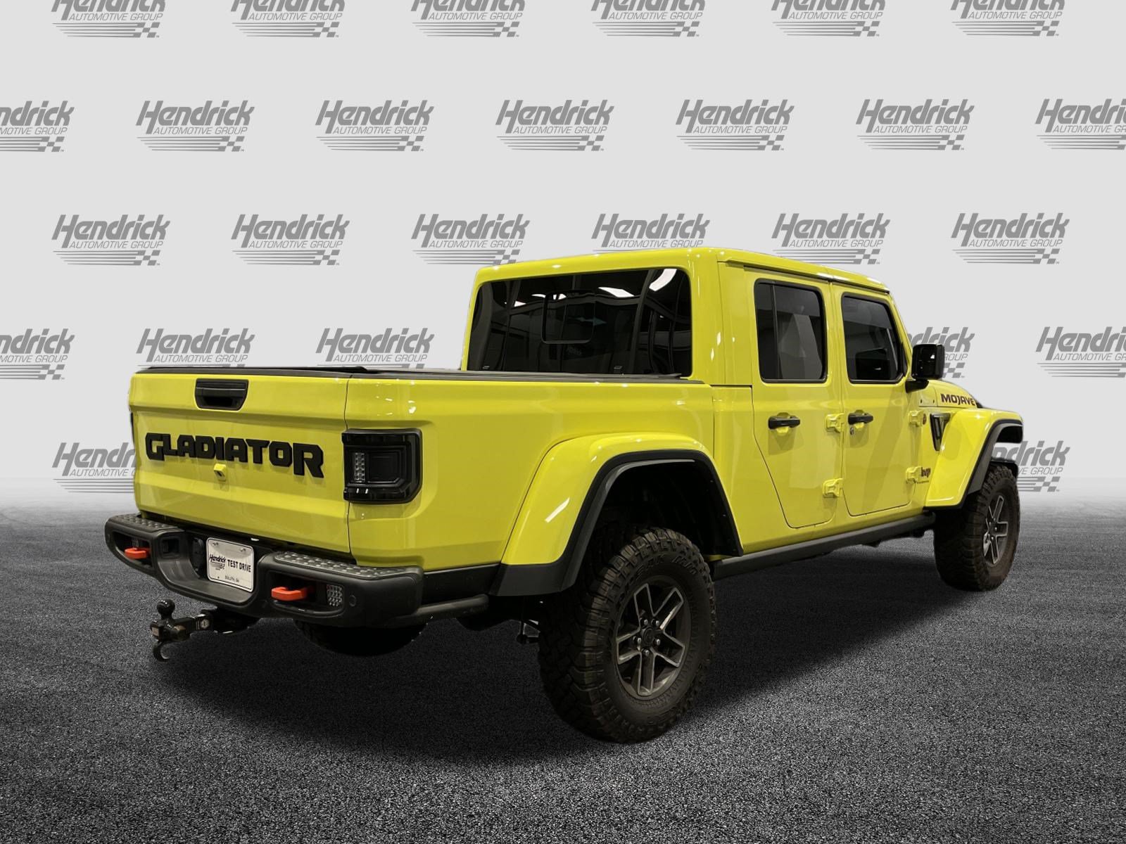 Used 2024 Jeep Gladiator Mojave AWD/4WD image 10