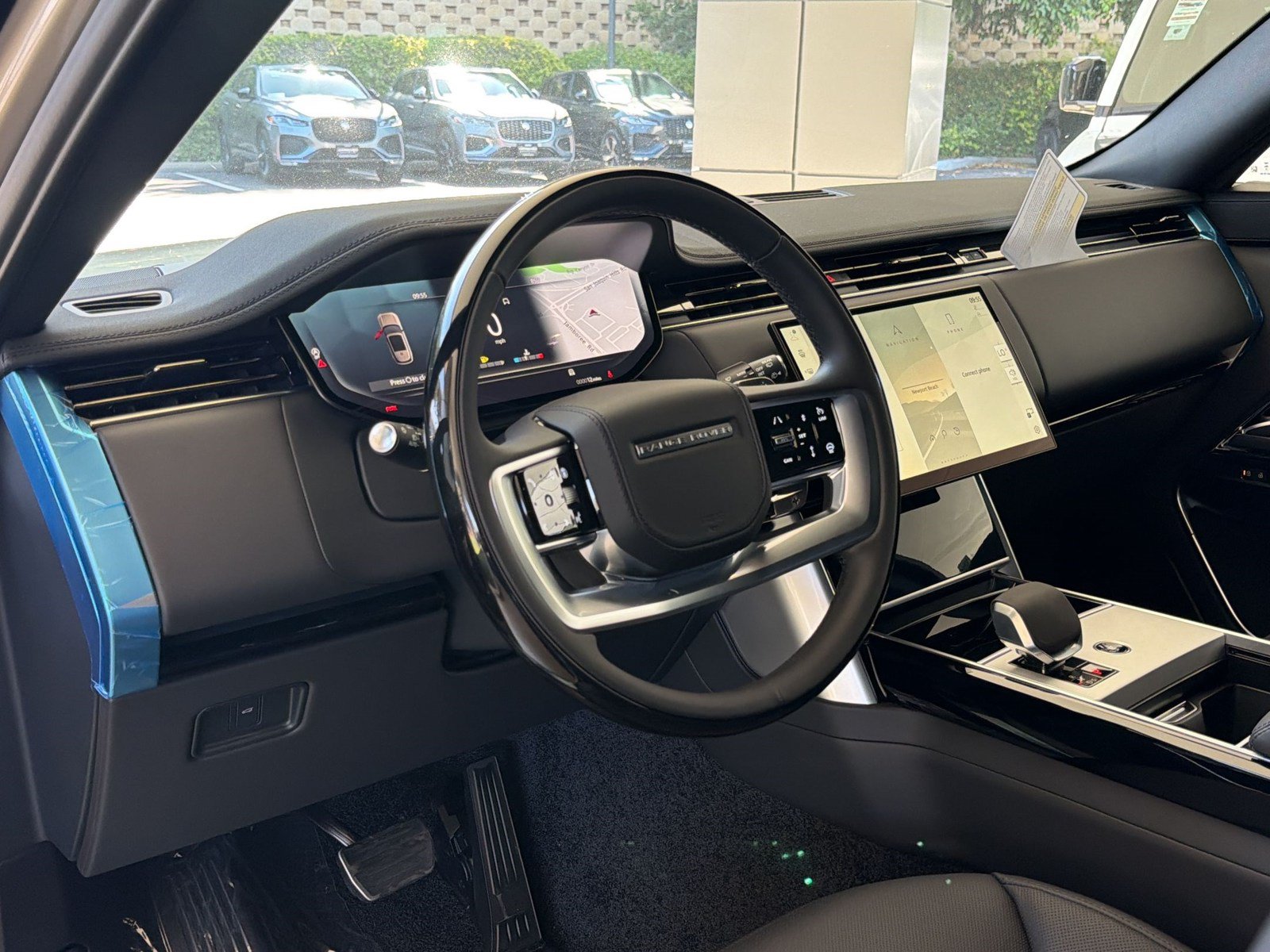 New 2026 Land Rover Range Rover Long Wheelbase SE AWD/4WD image 4