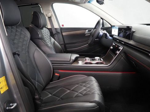 Used 2025 Genesis GV80 3.5T Prestige image 15