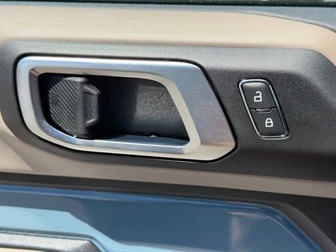 Used 2022 Ford Bronco Wildtrak image 17