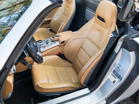 Used 2012 Mercedes-Benz SLS AMG Roadster image 28