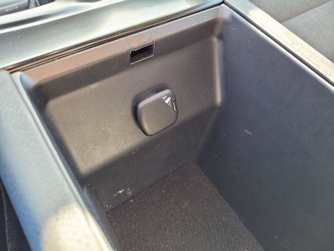 Used 2025 Toyota Camry LE FWD image 19