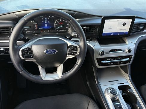 Used 2022 Ford Explorer XLT RWD image 13