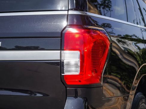 Used 2024 Ford Expedition XLT AWD/4WD image 7