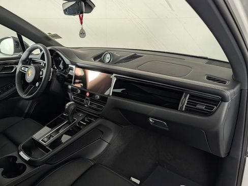New 2026 Porsche Macan Turbo AWD/4WD image 19