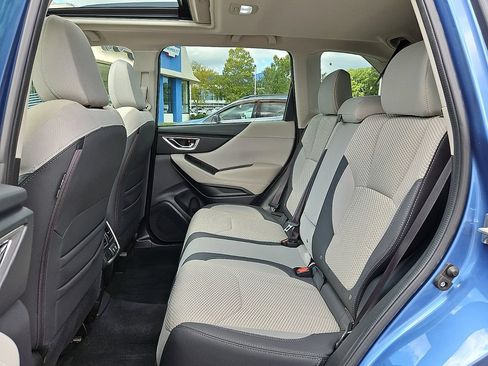 Used 2022 Subaru Forester Premium AWD/4WD image 10