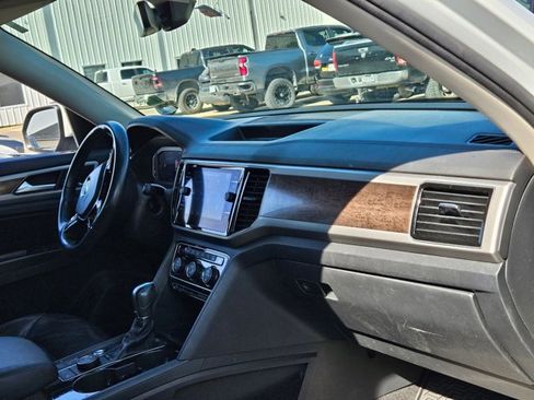 Used 2019 Volkswagen Atlas SEL Premium image 22