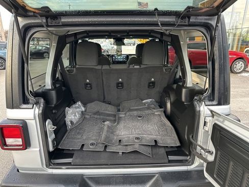 Used 2024 Jeep Wrangler Sport S image 10