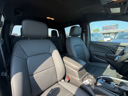 Used 2024 Chevrolet Colorado LT w/ LT Convenience Package III AWD/4WD image 25