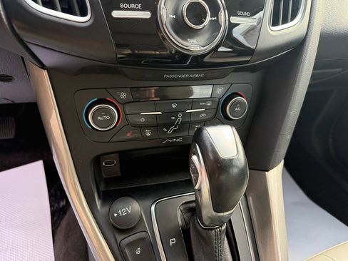 Used 2018 Ford Focus Titanium image 24