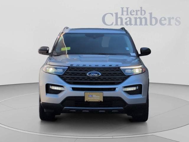 Certified 2022 Ford Explorer XLT w/ Equipment Group 202A AWD/4WD image 2
